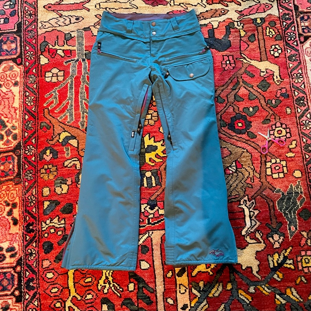 Snowboarding pants